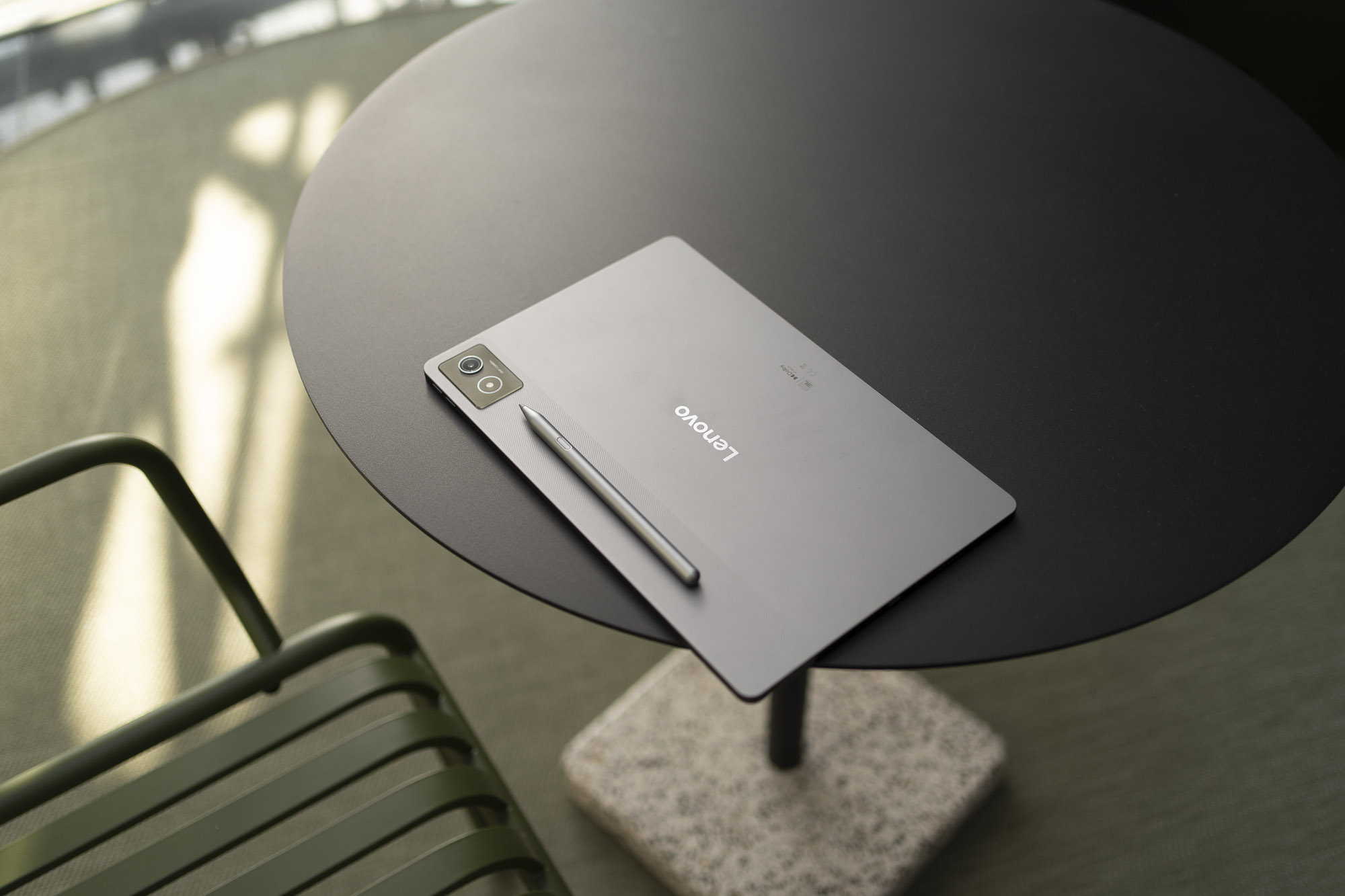 Test tabletu Lenovo Idea Tab Pro - jest ogromny, ma rysik i bardzo dobrą cenę