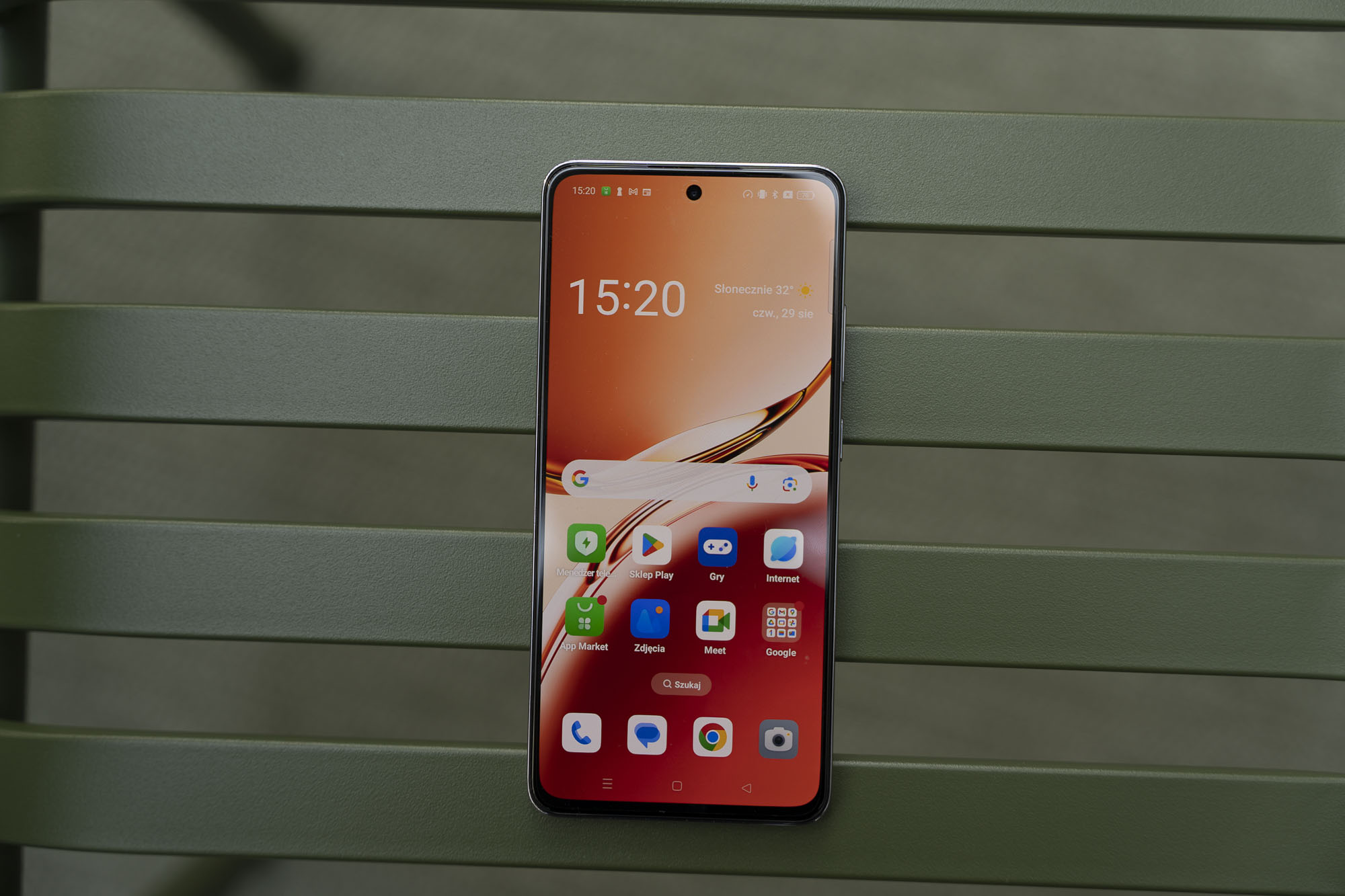 Test OPPO Reno12 FS 5G – średnia półka z rozbudowanymi usługami AI