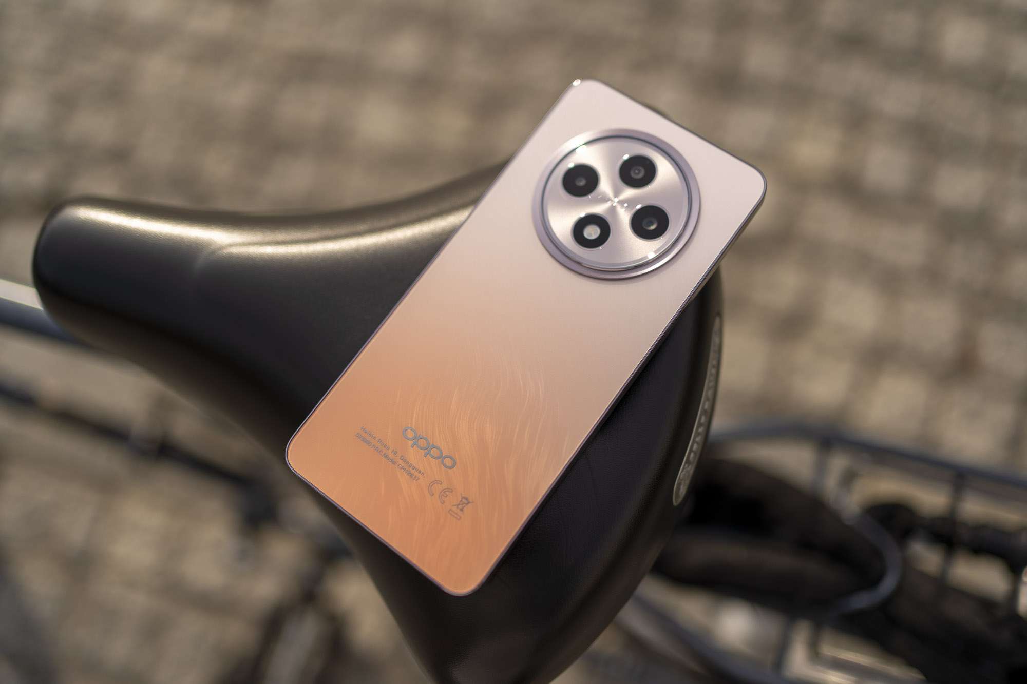 Test OPPO Reno12 FS 5G – średnia półka z rozbudowanymi usługami AI