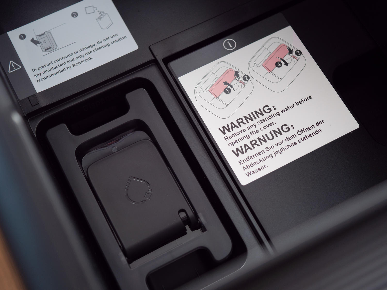 Test Roborock Saros 20 Flow Complete – rolka mopująca w odkurzaczu premium