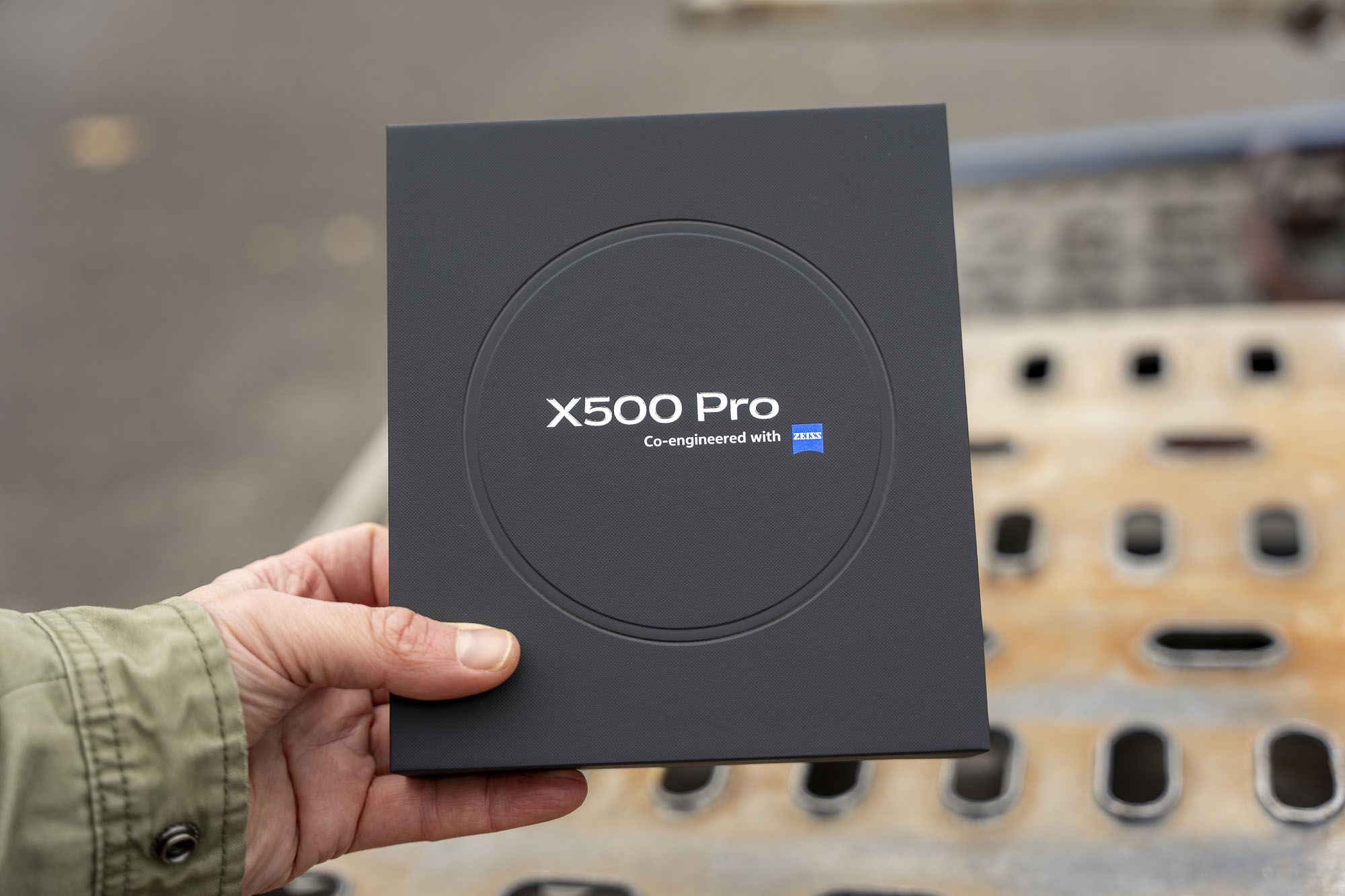 vivo X500 Pro – jest znacznie mniejszy, ale czy równie dobry fotograficznie – nasze pierwsze wrażenia