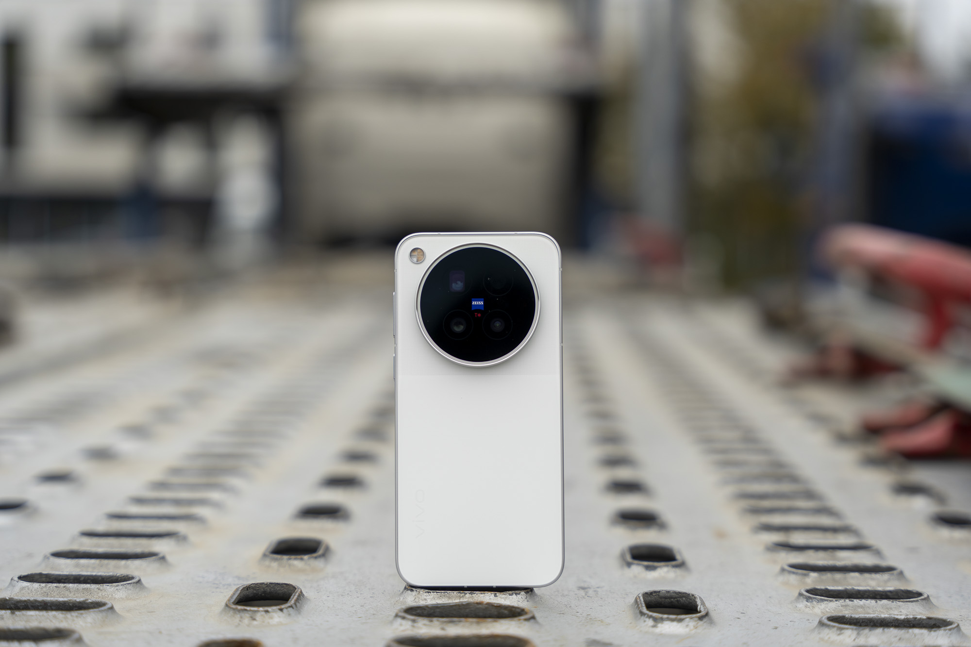 vivo X500 Pro – jest znacznie mniejszy, ale czy równie dobry fotograficznie – nasze pierwsze wrażenia