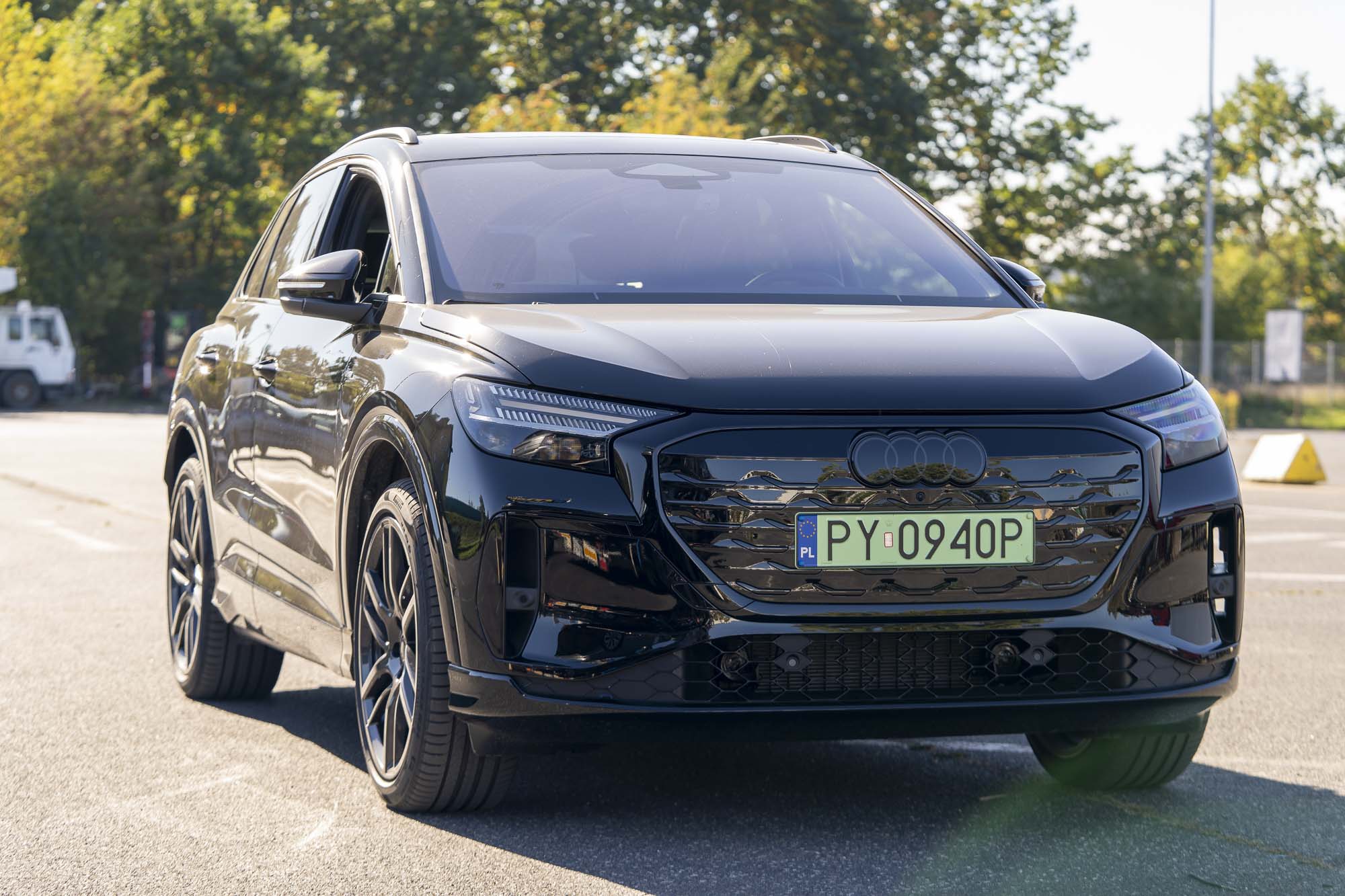 Test Audi Q4 e-tron– jest piękny, ma 299 KM, ale kosztuje prawie 400 tys. zł