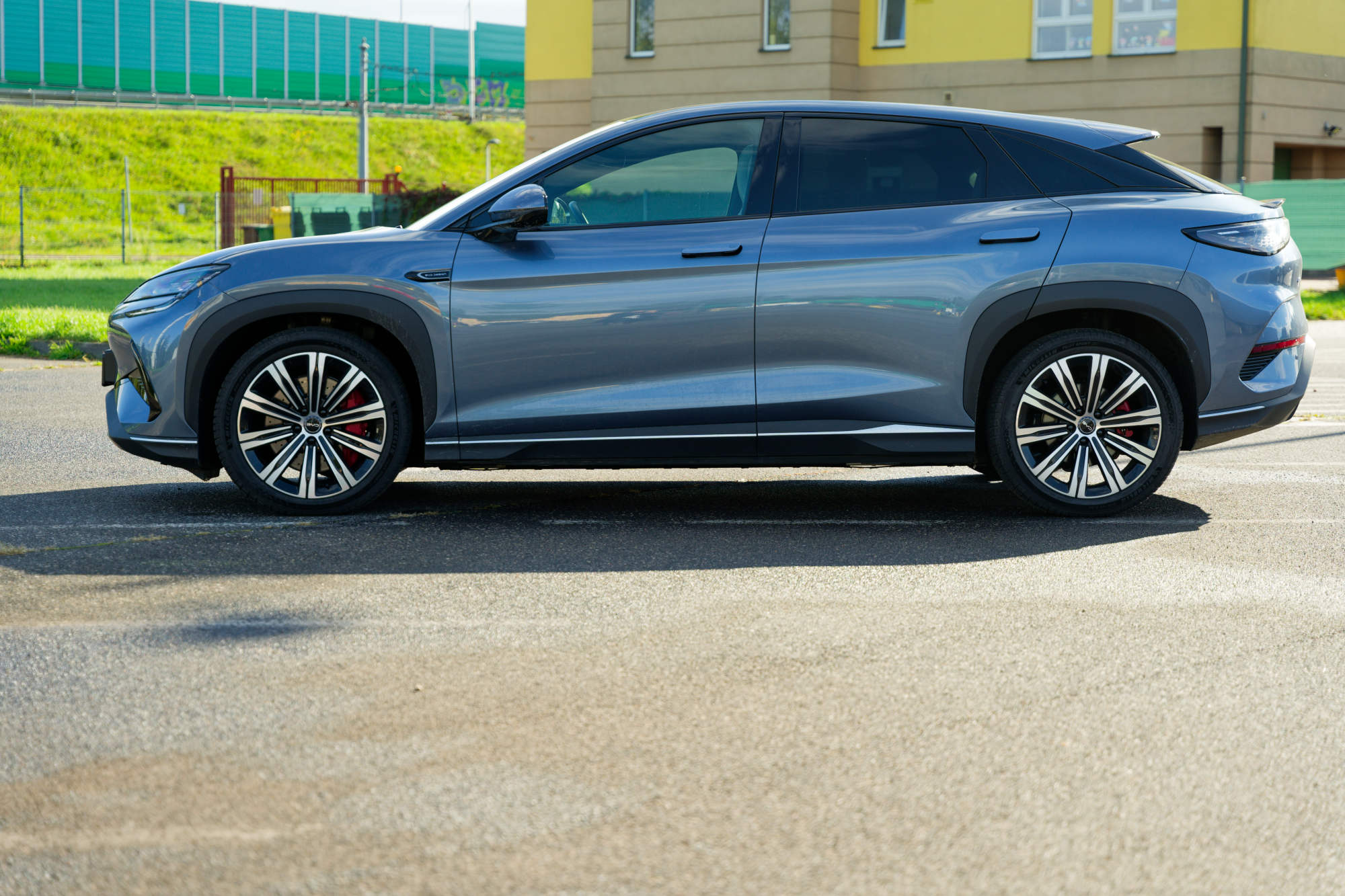 Test BYD Sealion 7 Excellence AWD – to zwykły rodzinny SUV, tylko że ma 530 koni i 4,5 sekundy do 100