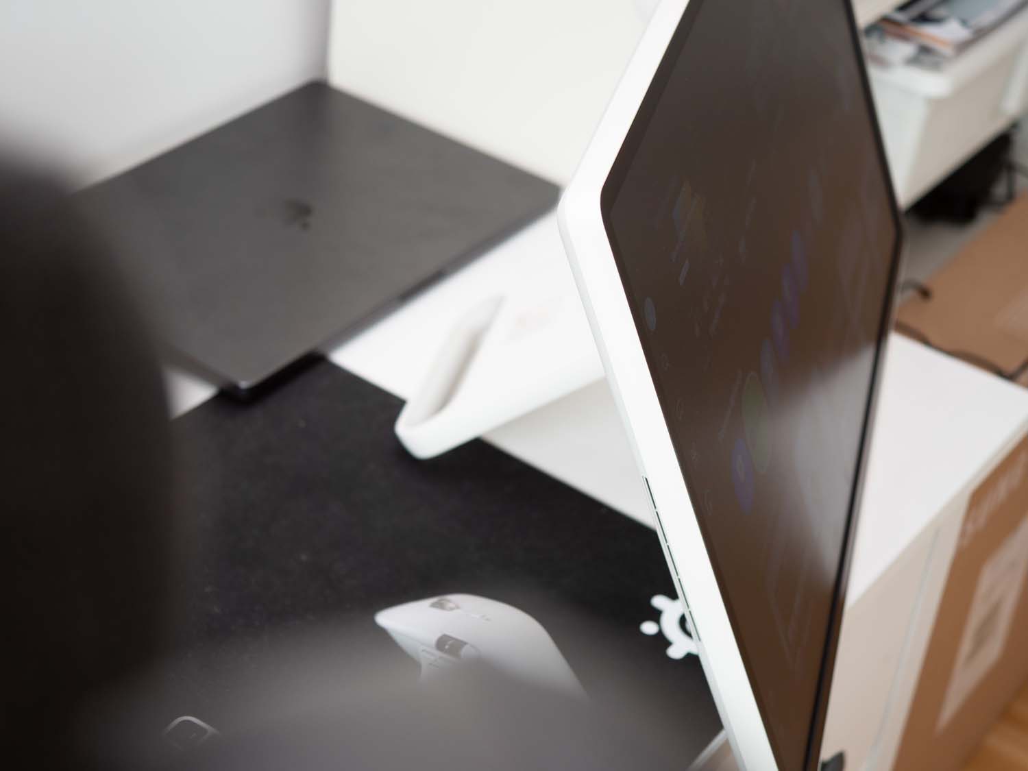 Testujemy przenośny telewizor Samsung The Movingstyle –jest piękny, ale…