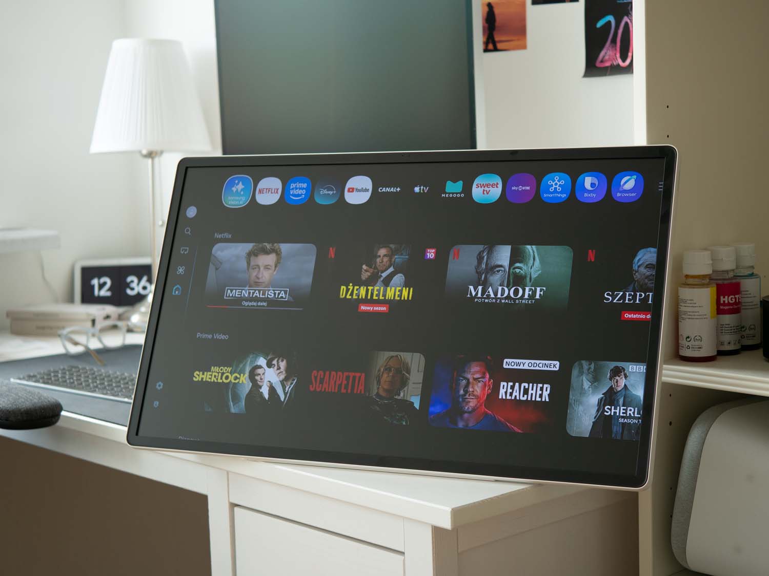 Testujemy przenośny telewizor Samsung The Movingstyle –jest piękny, ale…
