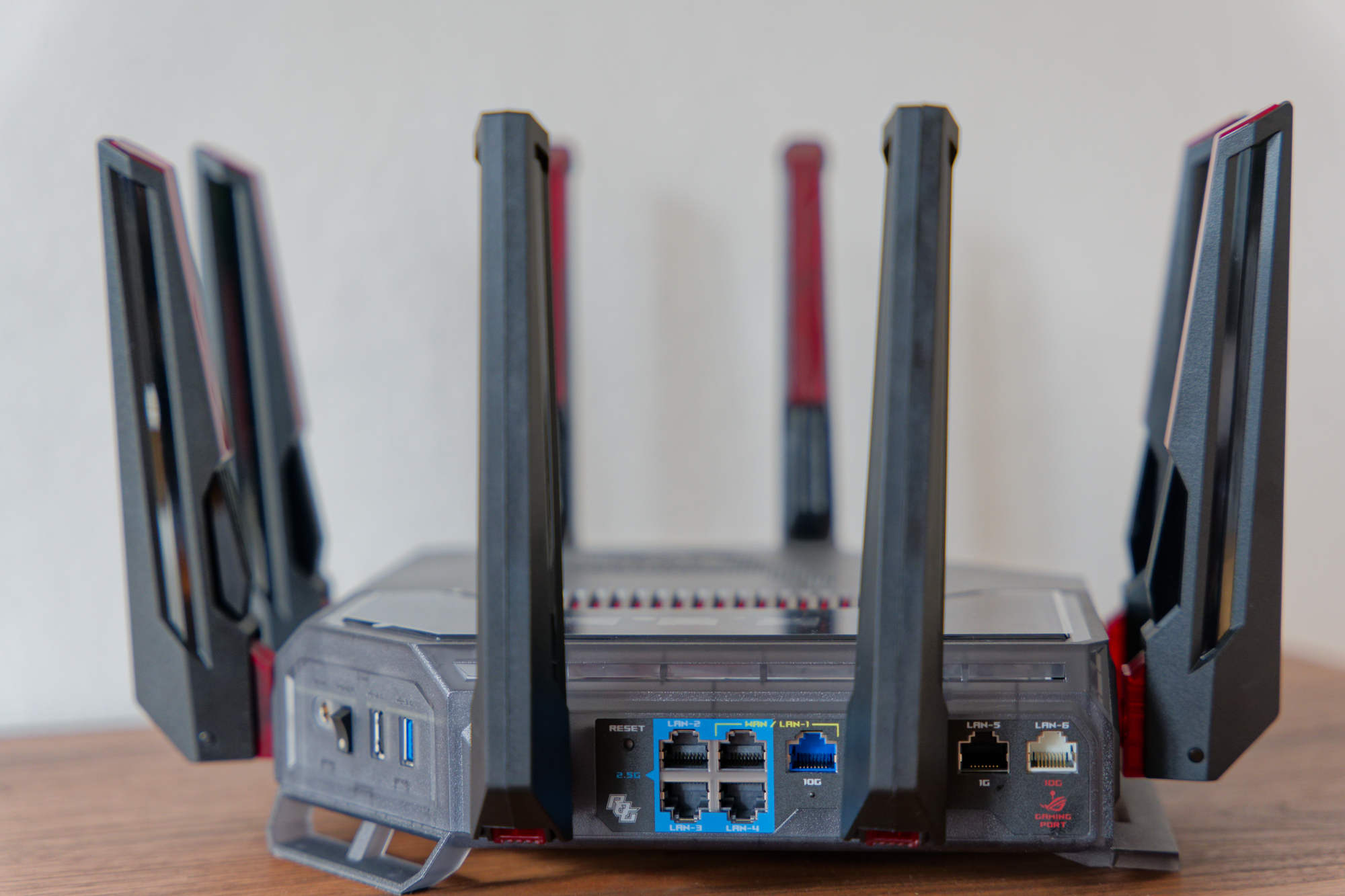 Test routera ASUS ROG Rapture GT-BN98 - to pierwszy krok w stronę Wi-Fi 8, ale już dziś potrafi pokazać przewagę