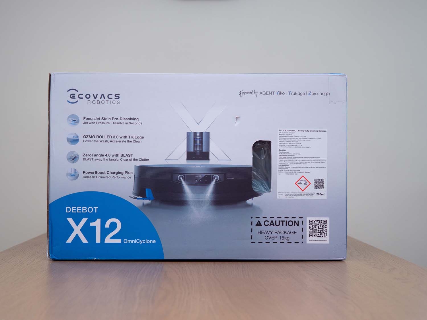 Test Ecovacs Deebot X12 OmniCyclone – świetnie sprząta, bo ma wałek i dodatkowy spryskiwacz plam