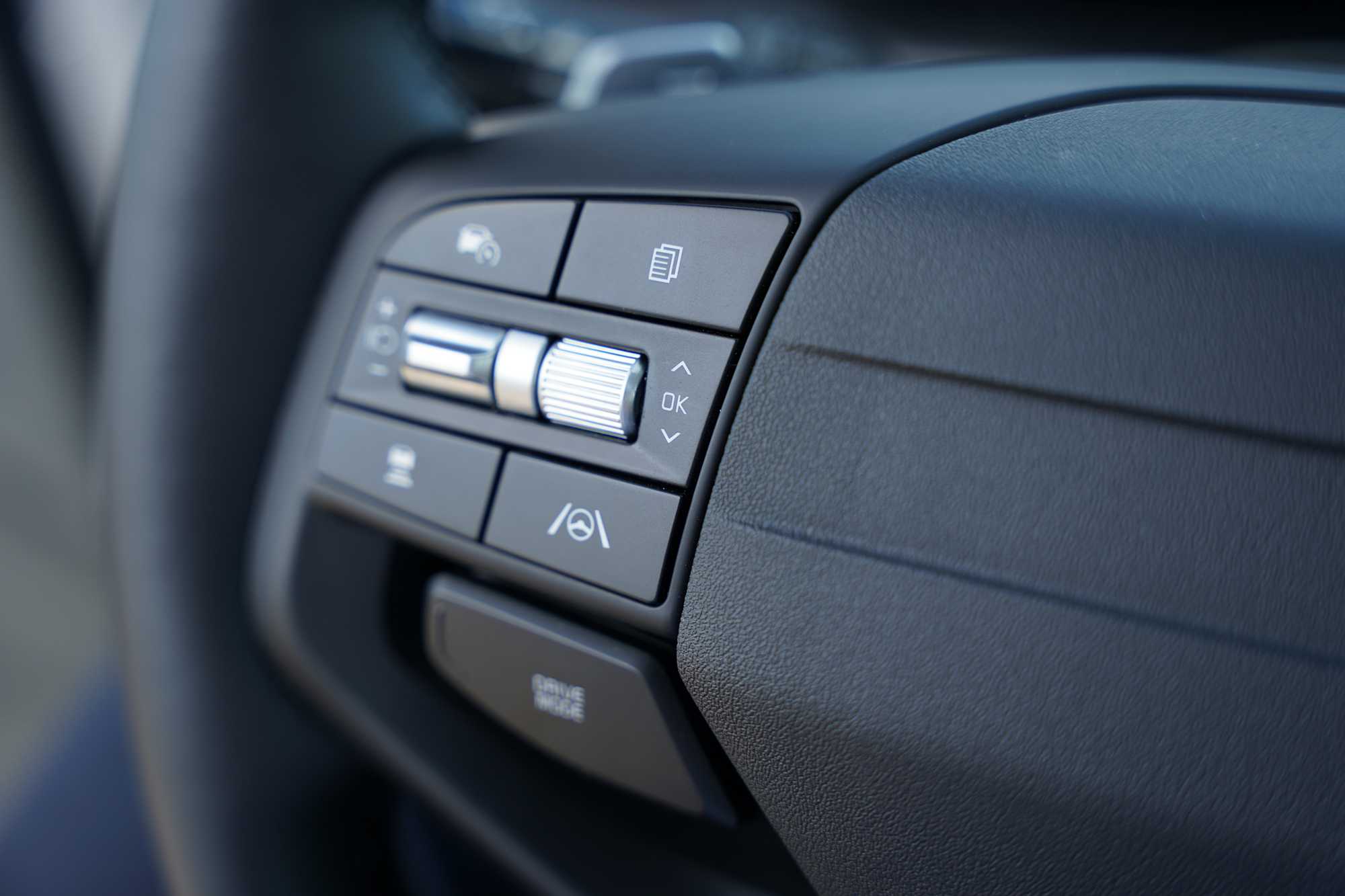 Sprawdziliśmy Kia Sportage 1.6 T-GDI HEV AWD Business Line – 239 koni w samochodzie uwielbianym przez Polaków