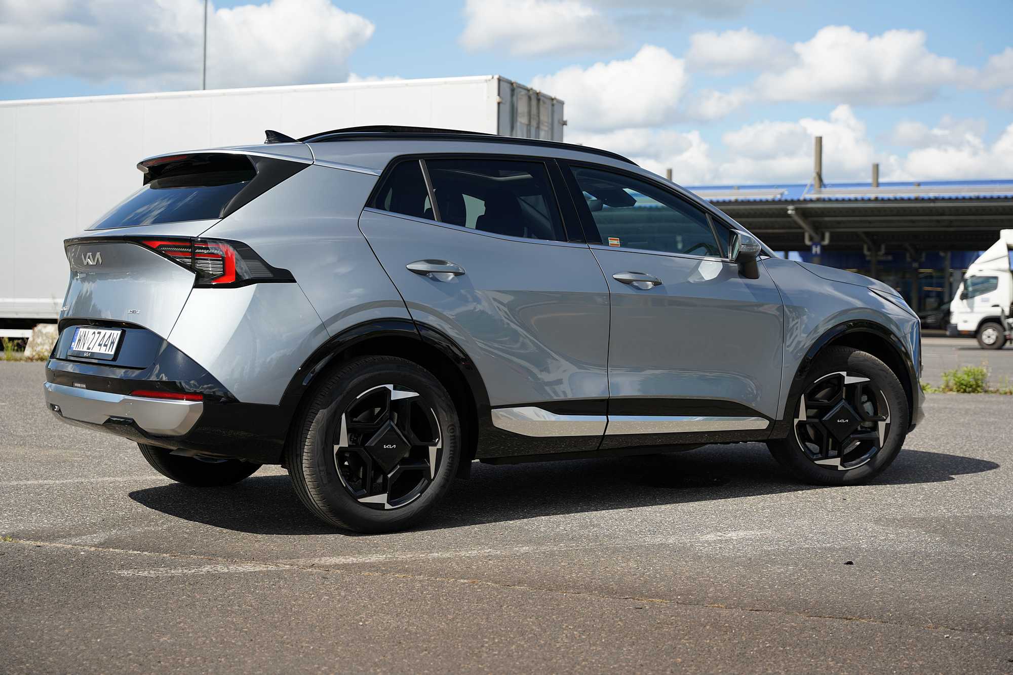 Sprawdziliśmy Kia Sportage 1.6 T-GDI HEV AWD Business Line – 239 koni w samochodzie uwielbianym przez Polaków