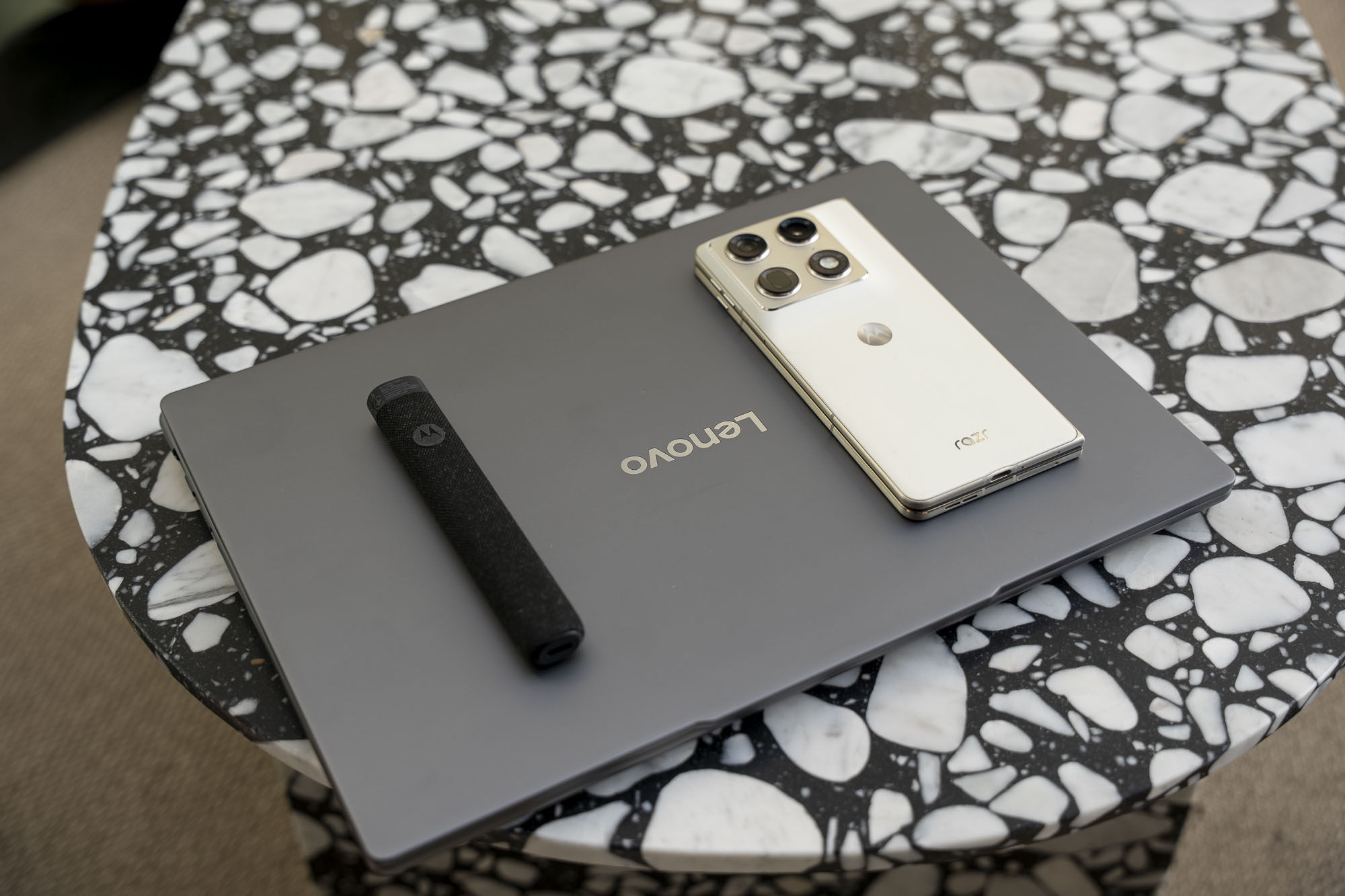 Test Motorola Razr Fold – najdłuższy czas pracy i świetne aparaty