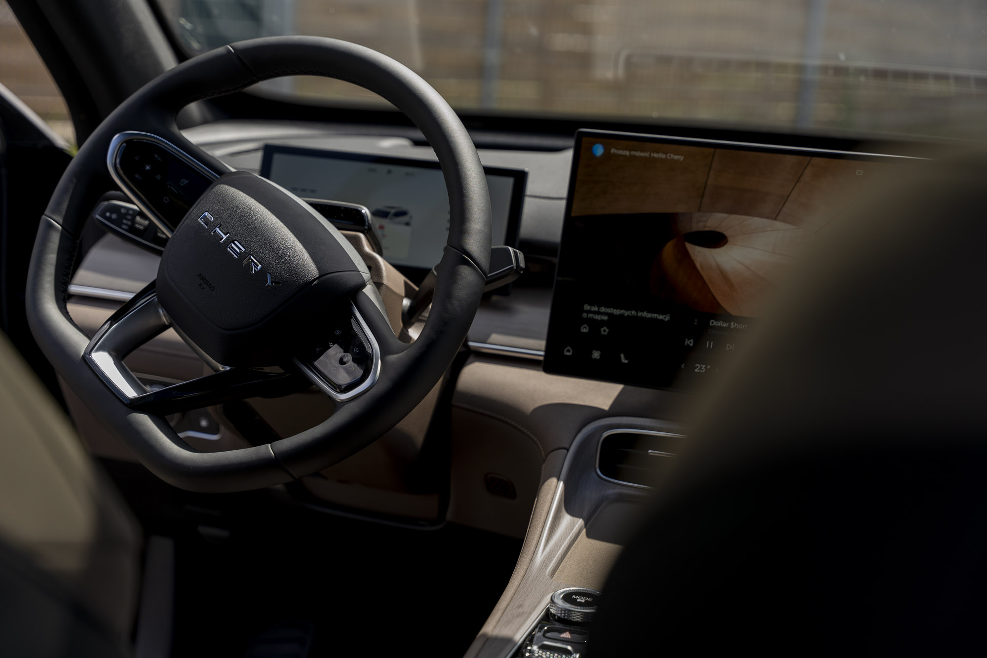 Test Chery Tiggo 8 PHEV Prestige – luksusowy SUV, siedem miejsc, 279 KM za 160 tysięcy
