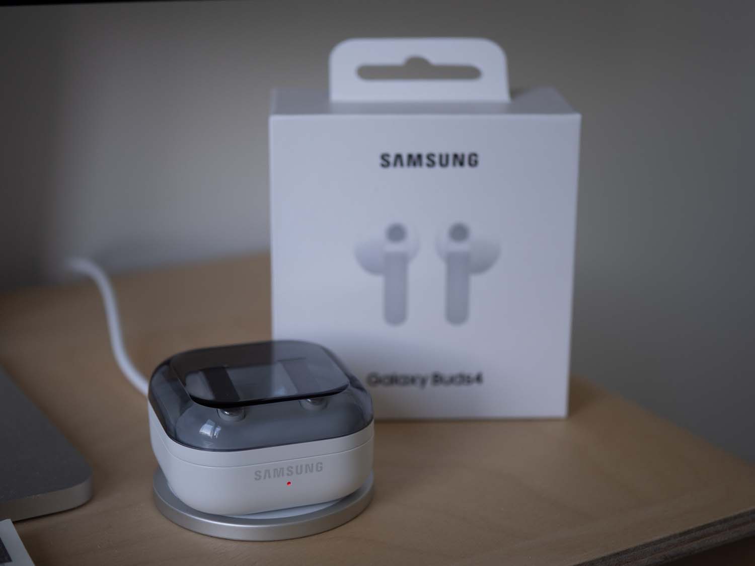 Test słuchawek Samsung Galaxy Buds4 – chyba warto dopłacić do wersji Pro