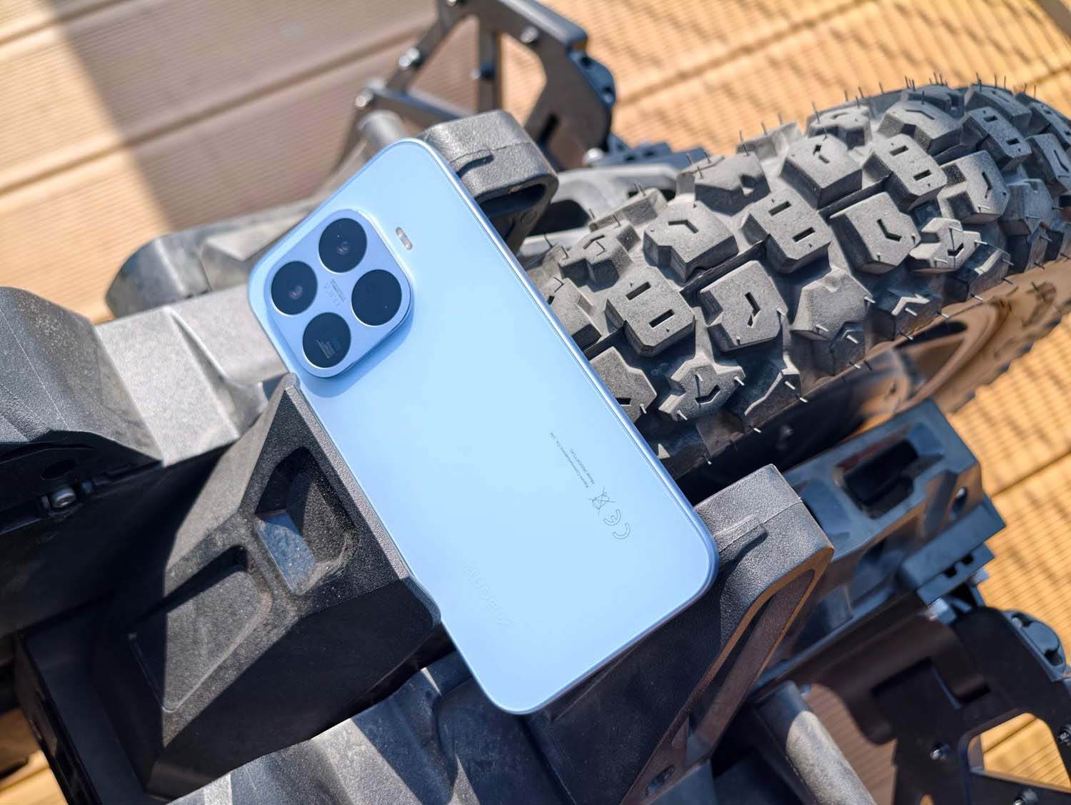 Test Xiaomi 17T – pojemna bateria i zaawansowany teleobiektyw w rozsądnej cenie