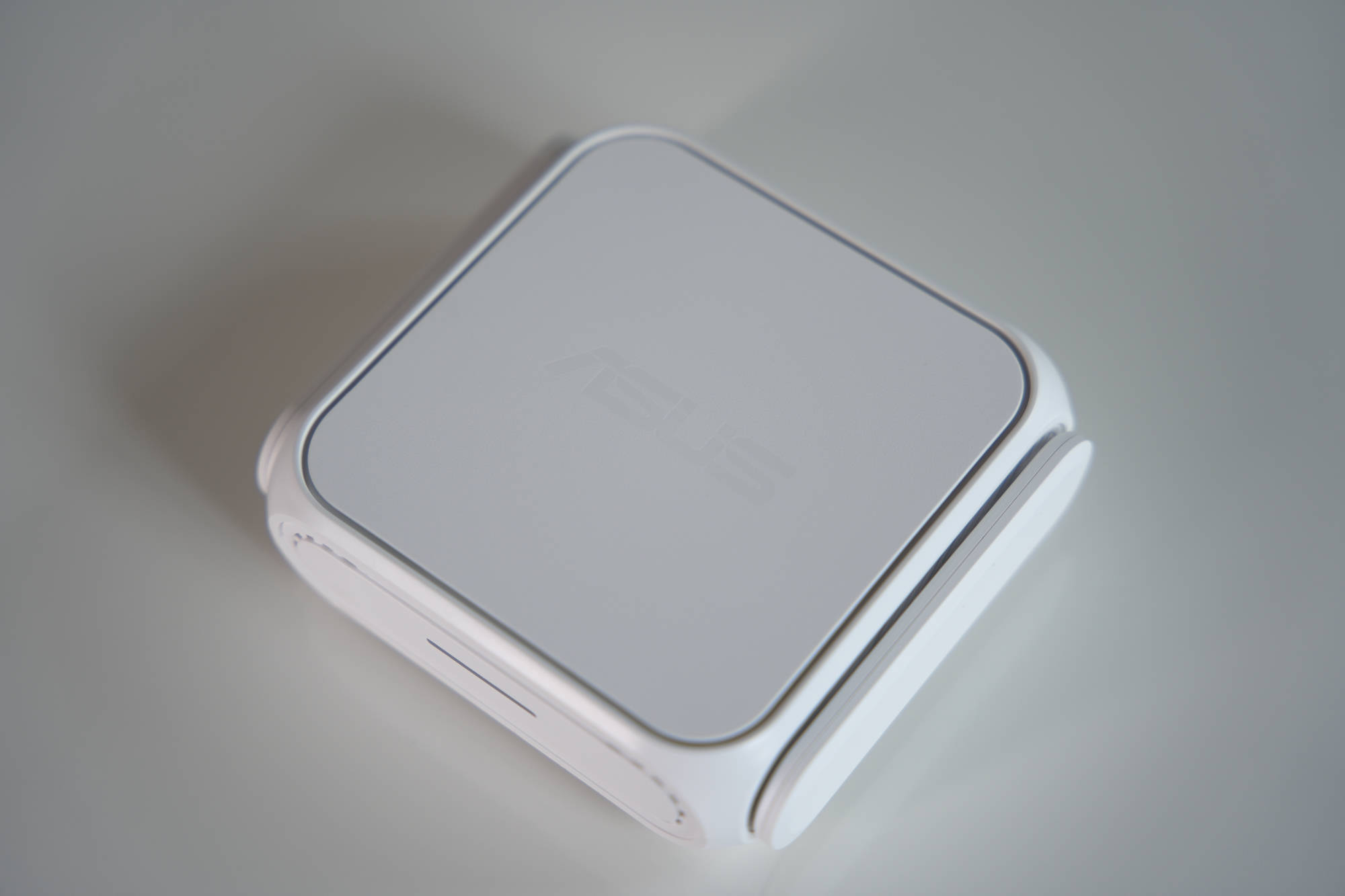 Test Asus RT-BE58 Go – to mikroskopijny router z Wi-Fi 7, którego zabierzesz w podróż