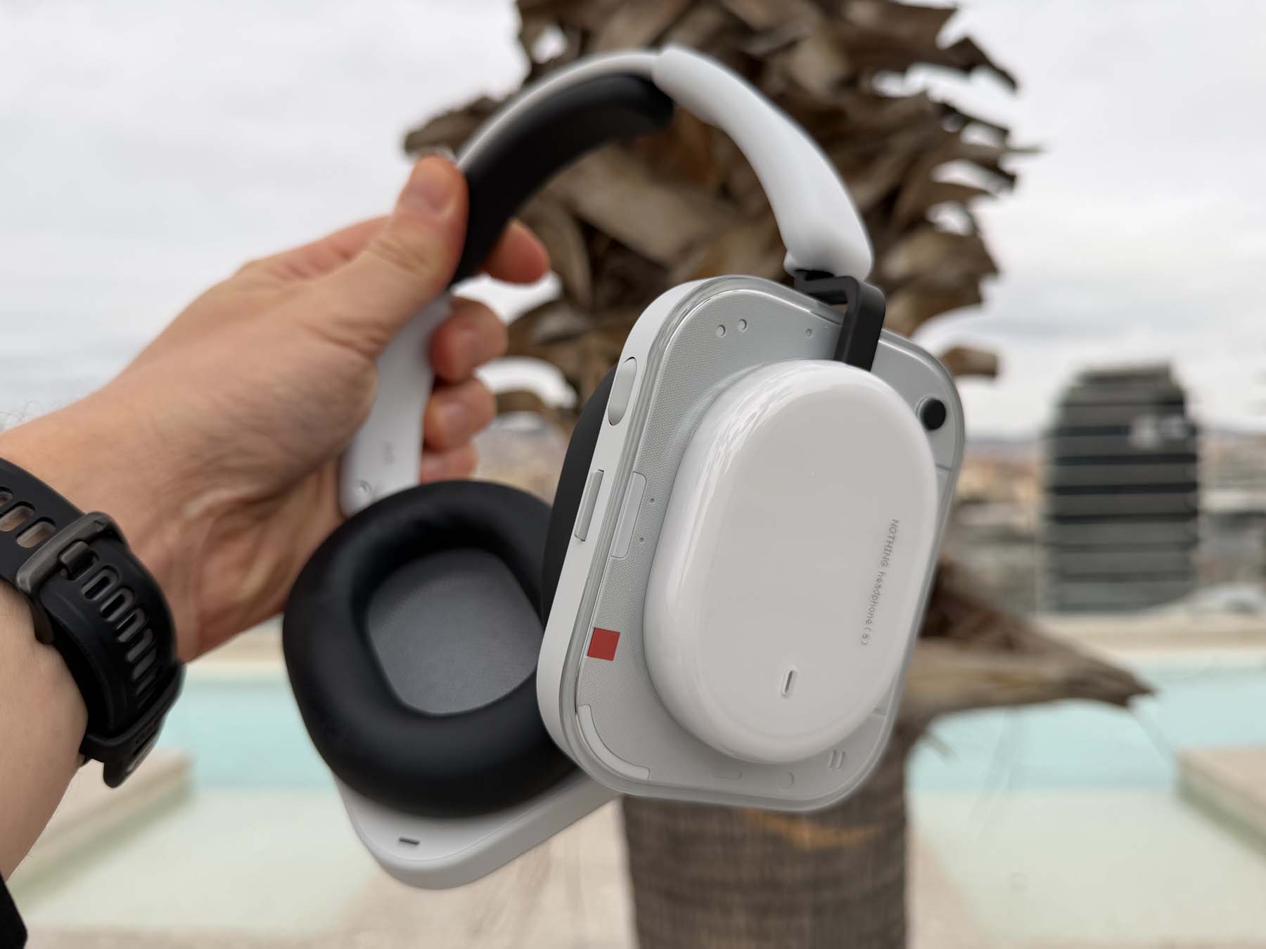 Test słuchawek Nothing Headphone (a) – mają odpalony design, ale są bardzo dopracowane