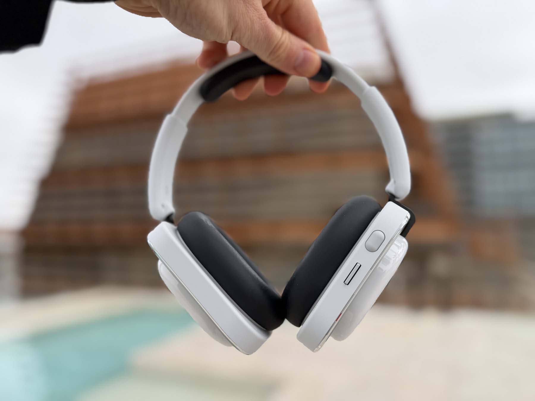 Test słuchawek Nothing Headphone (a) – mają odpalony design, ale są bardzo dopracowane