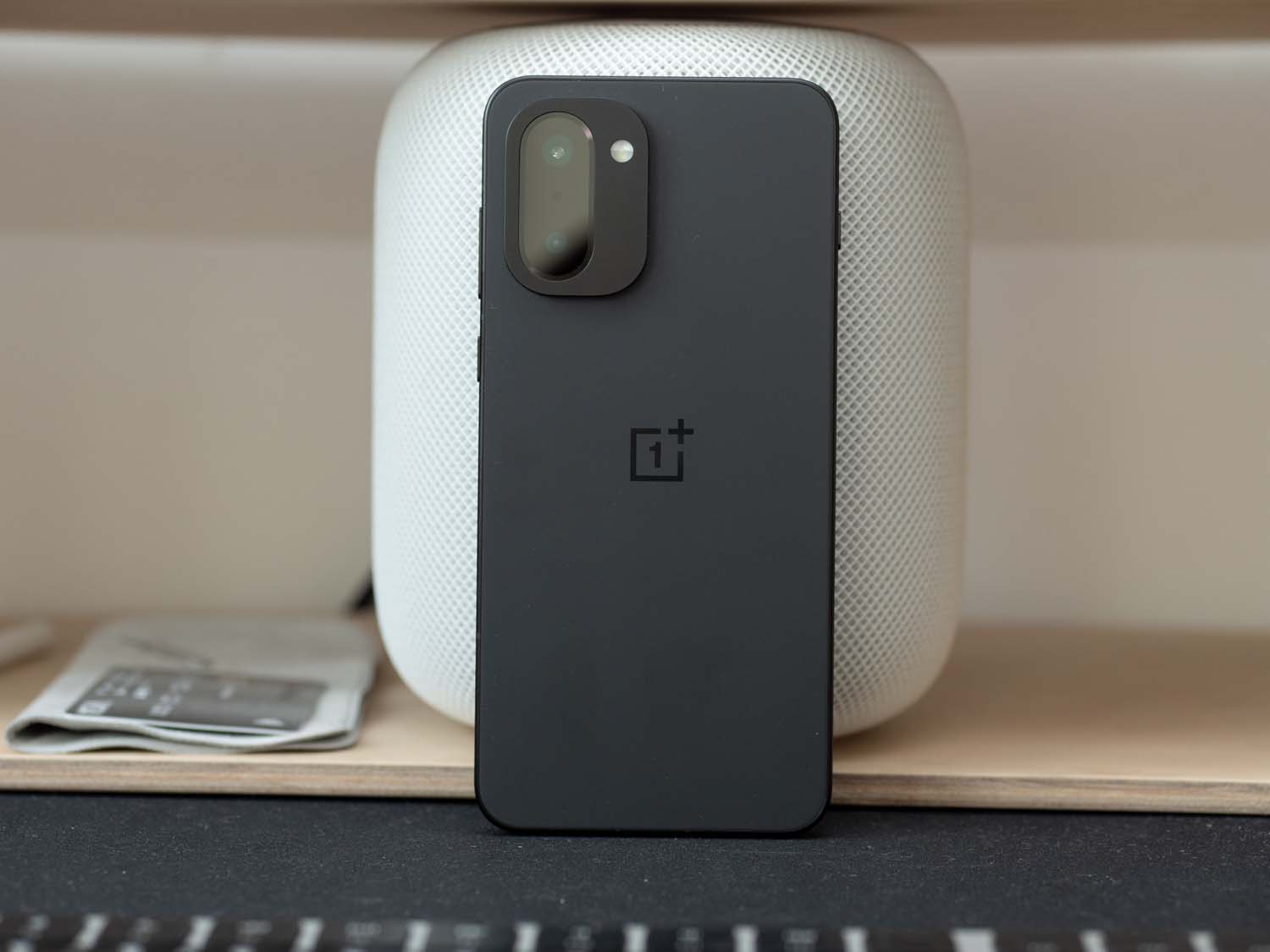 Test OnePlus 15R – jest super, ale jednego elementu na pewno brakuje