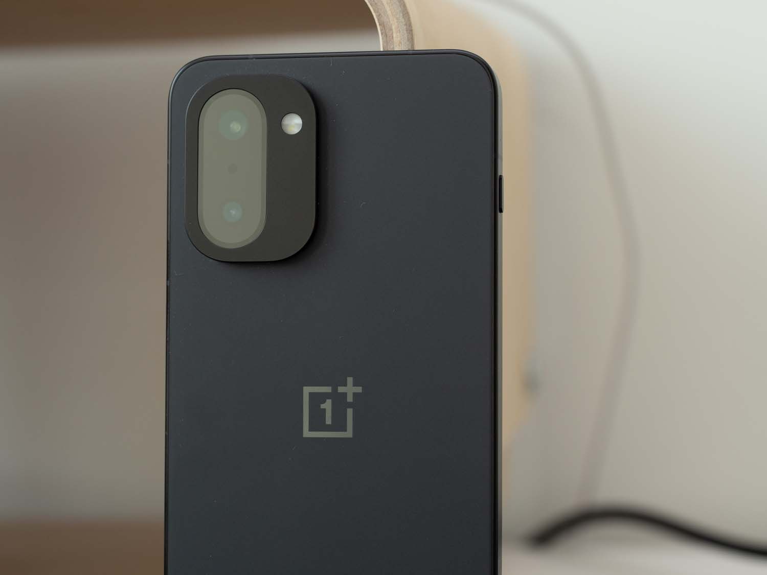 Test OnePlus 15R – jest super, ale jednego elementu na pewno brakuje