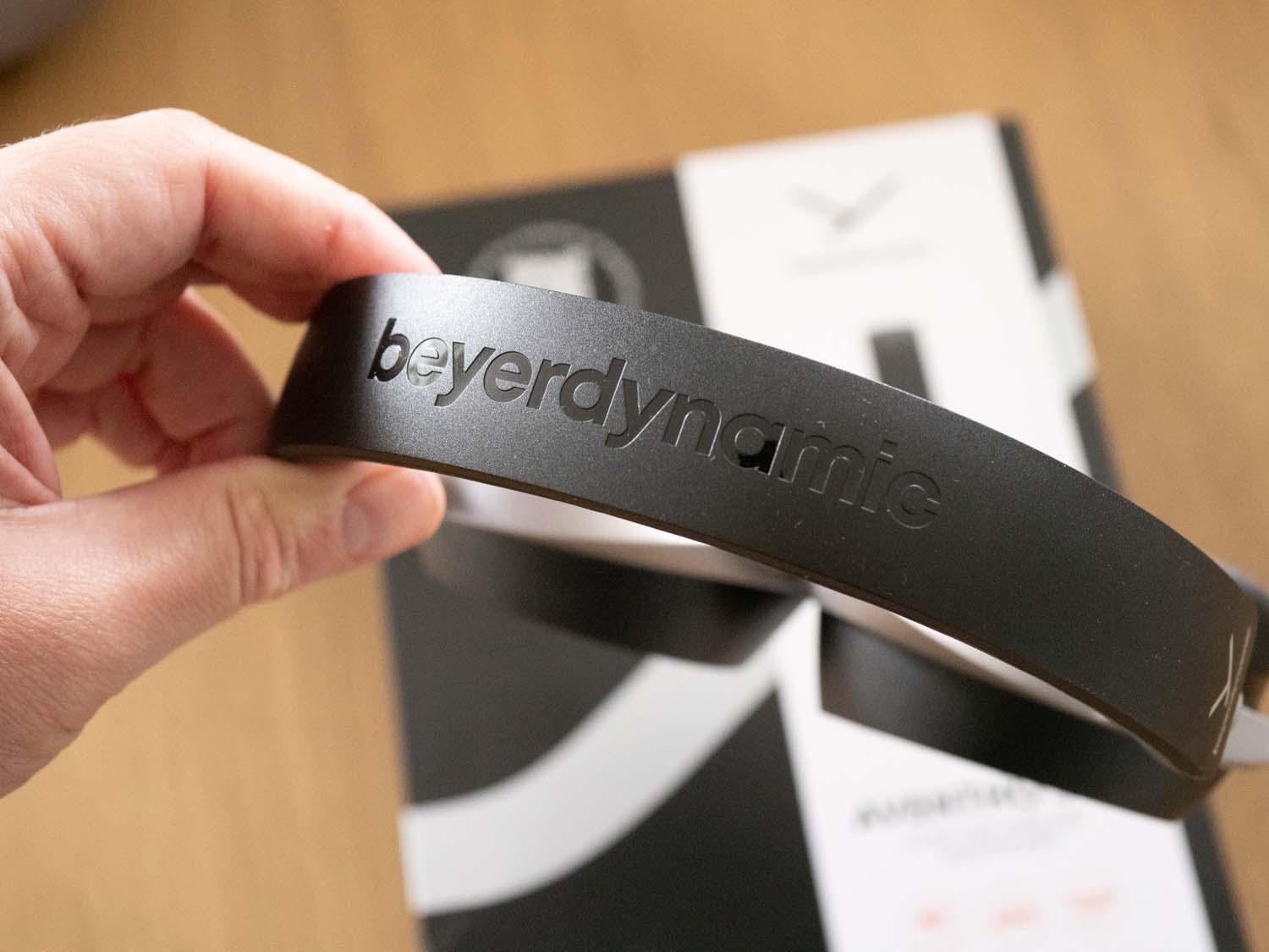 Test flagowych słuchawek beyerdynamic AVENTHO 300 – to konkurencja dla Sony, Apple, Bose, B&W i Sennheiser