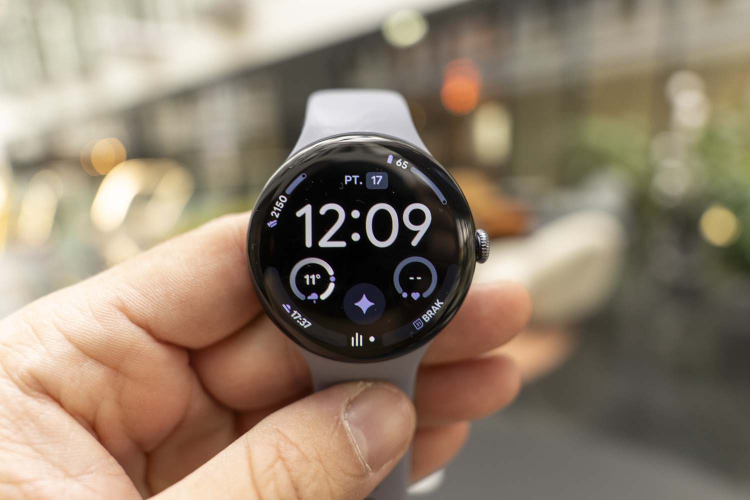 Google Pixel Watch 4 – Androidowy Apple Watch z podobnymi kompromisami