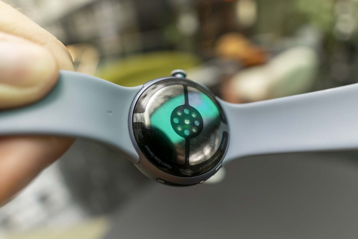 Google Pixel Watch 4 – Androidowy Apple Watch z podobnymi kompromisami