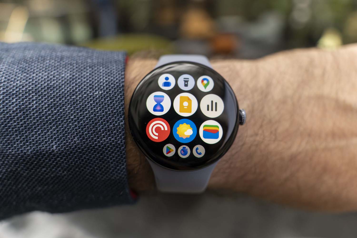 Google Pixel Watch 4 – Androidowy Apple Watch z podobnymi kompromisami