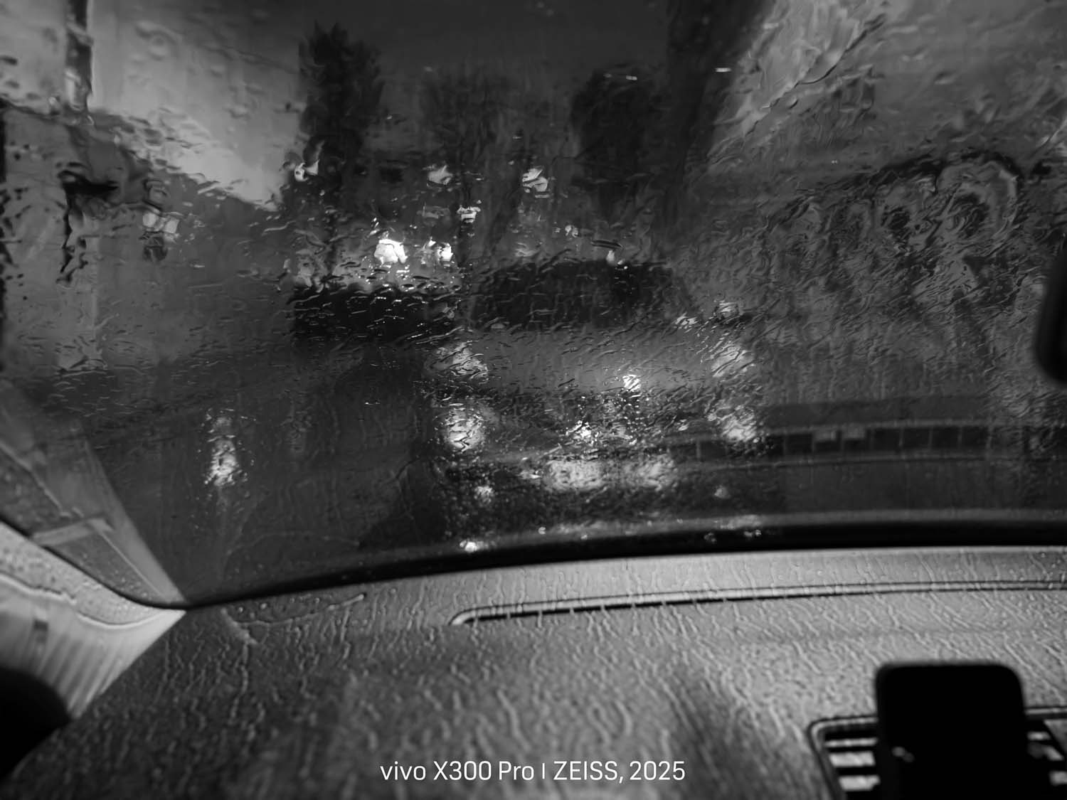 Recenzja vivo X300 Pro – fotograficzna waga ciężka powraca do Polski