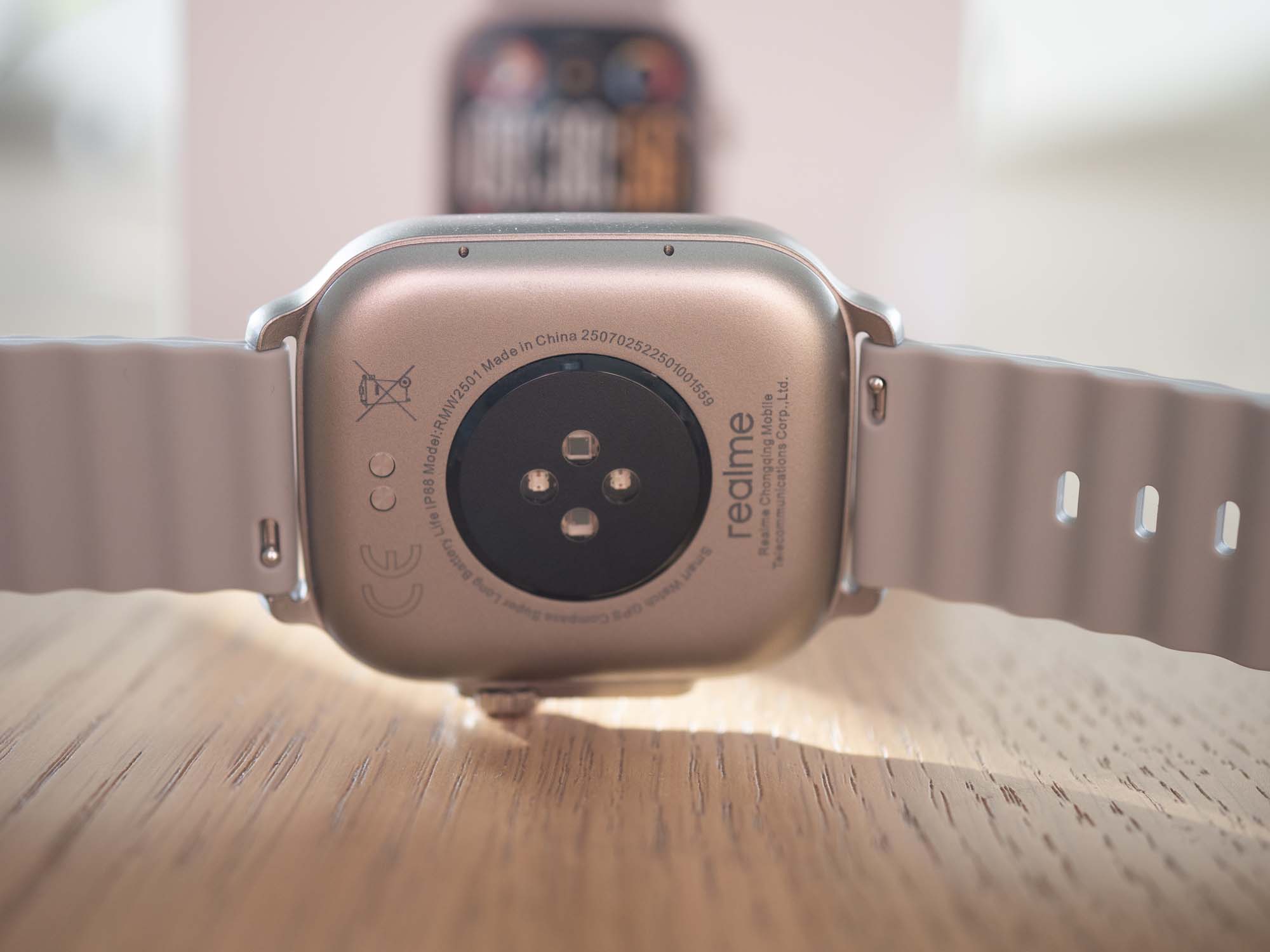 Test taniego zegarka realme Watch 5 - ten design wygląda znajomo