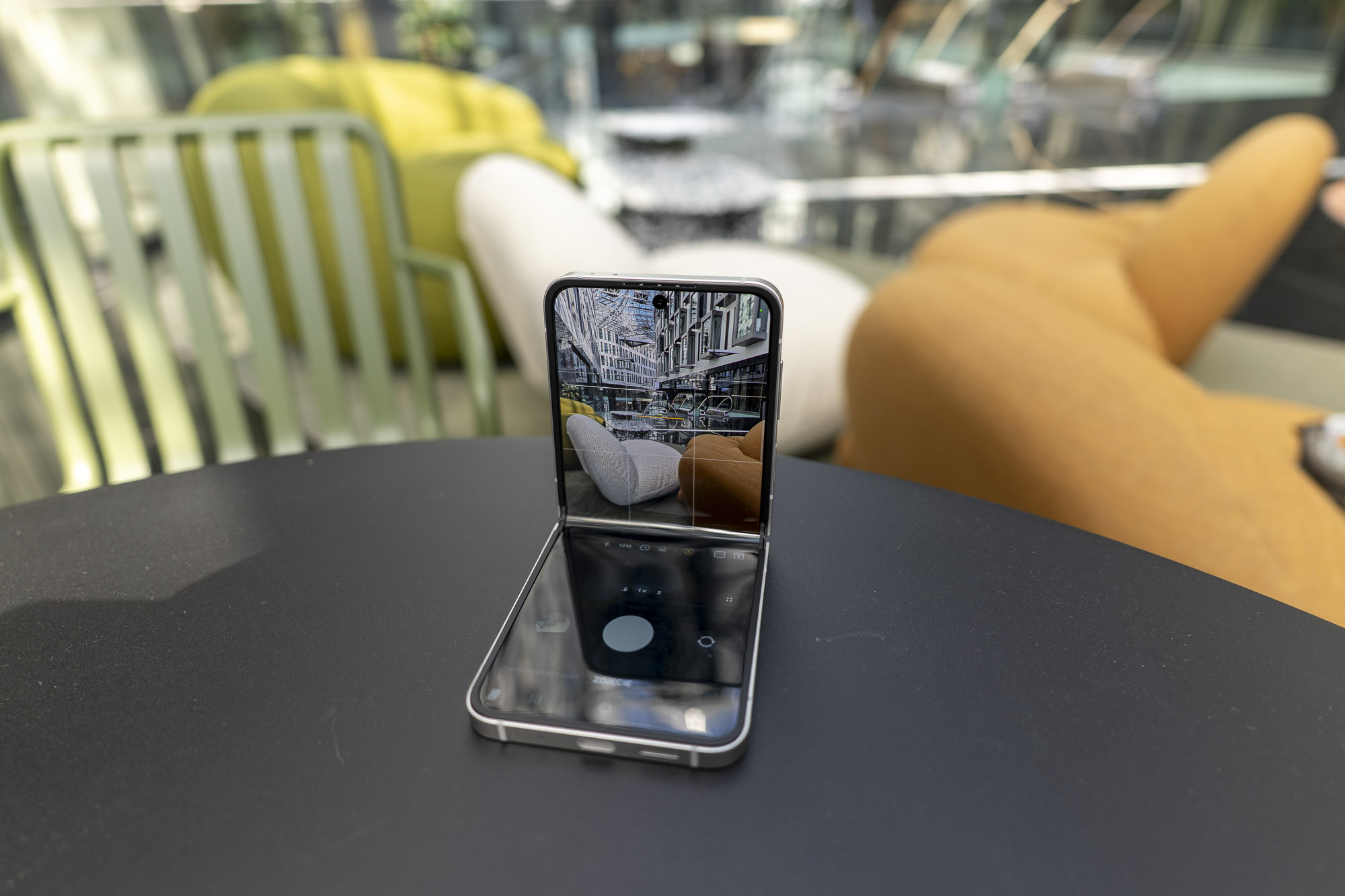 Test Samsunga Galaxy Z Flip7 FE – czy ten tańszy składak ma sens?