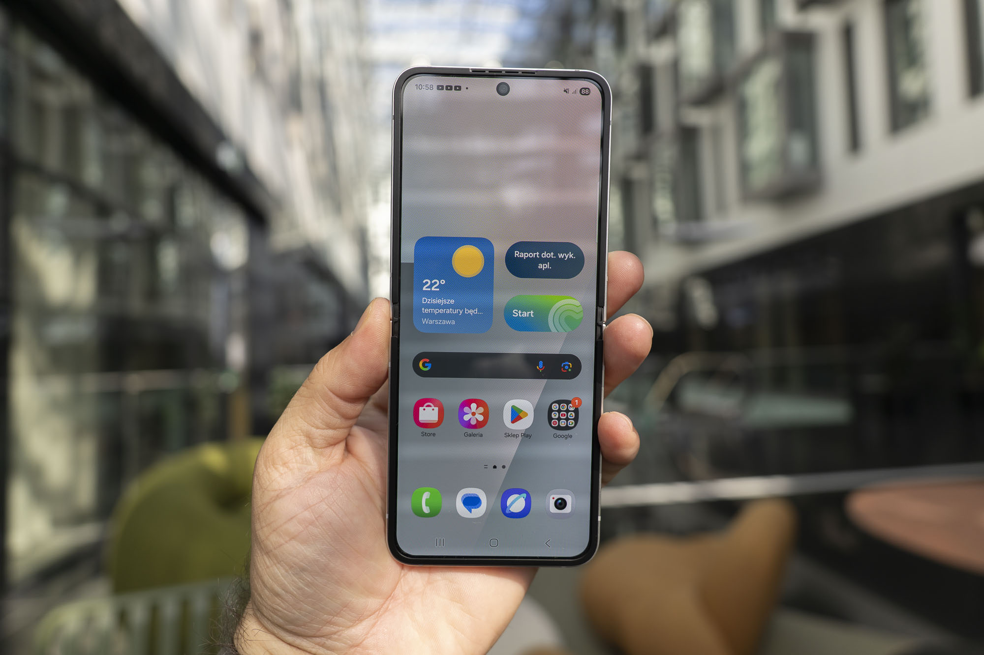 Test Samsunga Galaxy Z Flip7 FE – czy ten tańszy składak ma sens?