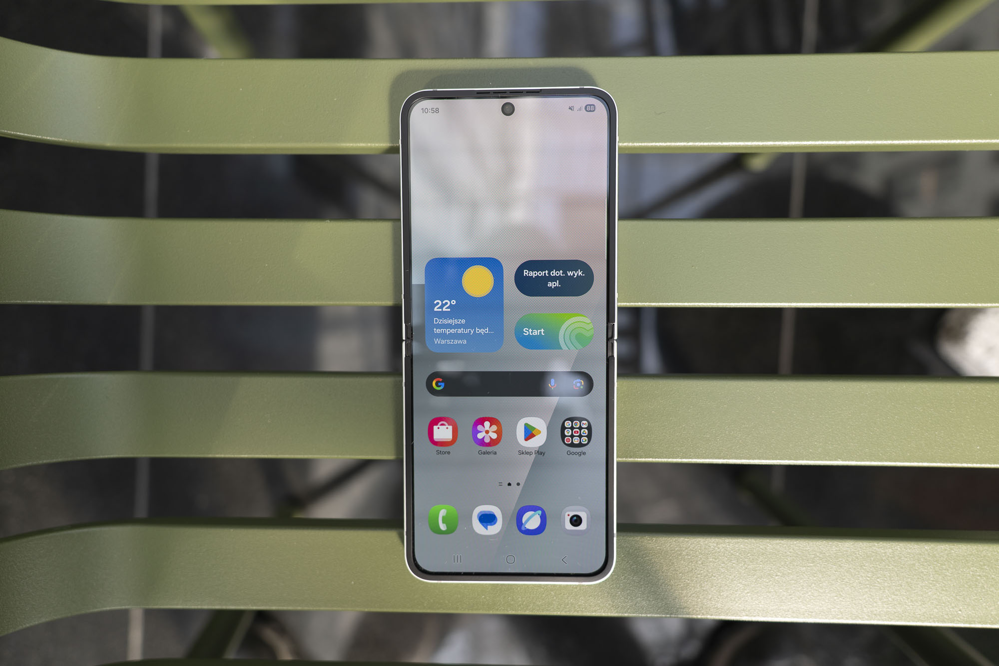 Test Samsunga Galaxy Z Flip7 FE – czy ten tańszy składak ma sens?