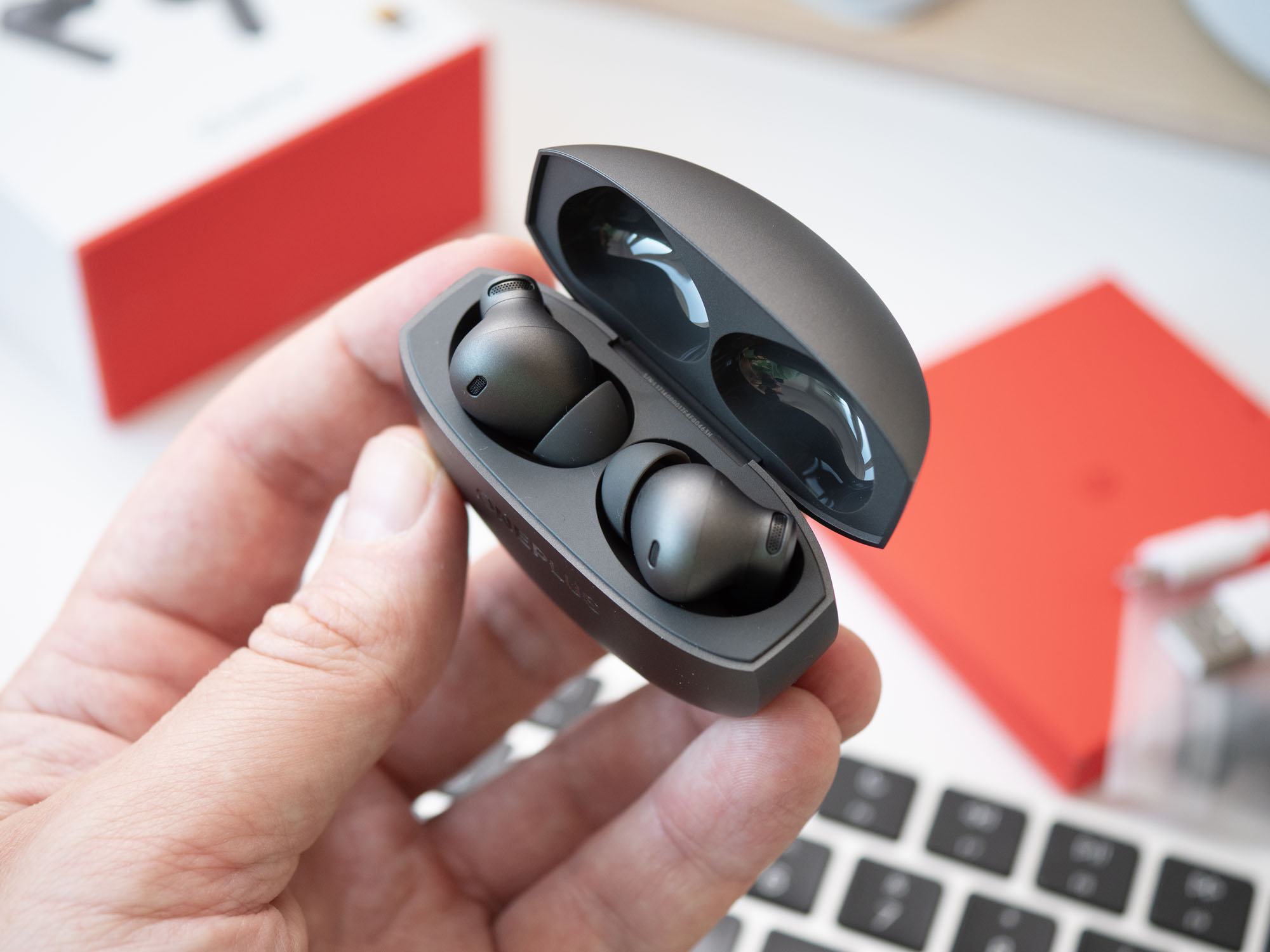 Test OnePlus Buds 4 – boski dźwięk i ANC, ale to sterowanie jest do poprawki