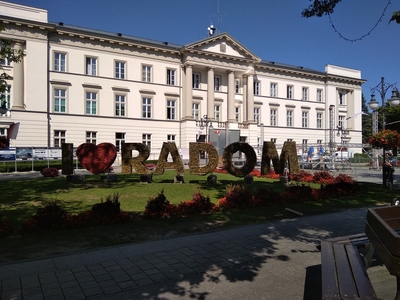 Na zdjęciu przedstawiony jest budynek urzędu miejskiego w Radomiu, ostatniego klienta Vavatechu