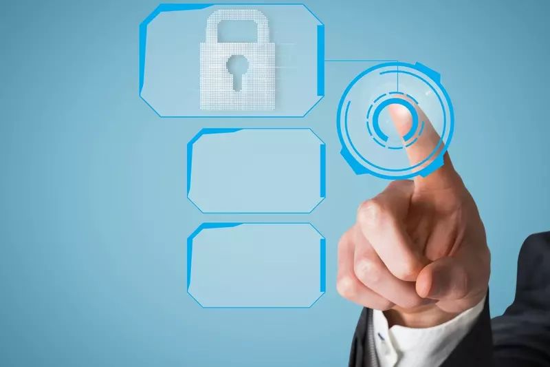 Palec przyciskający przycisk dostępu na niebieskim tle