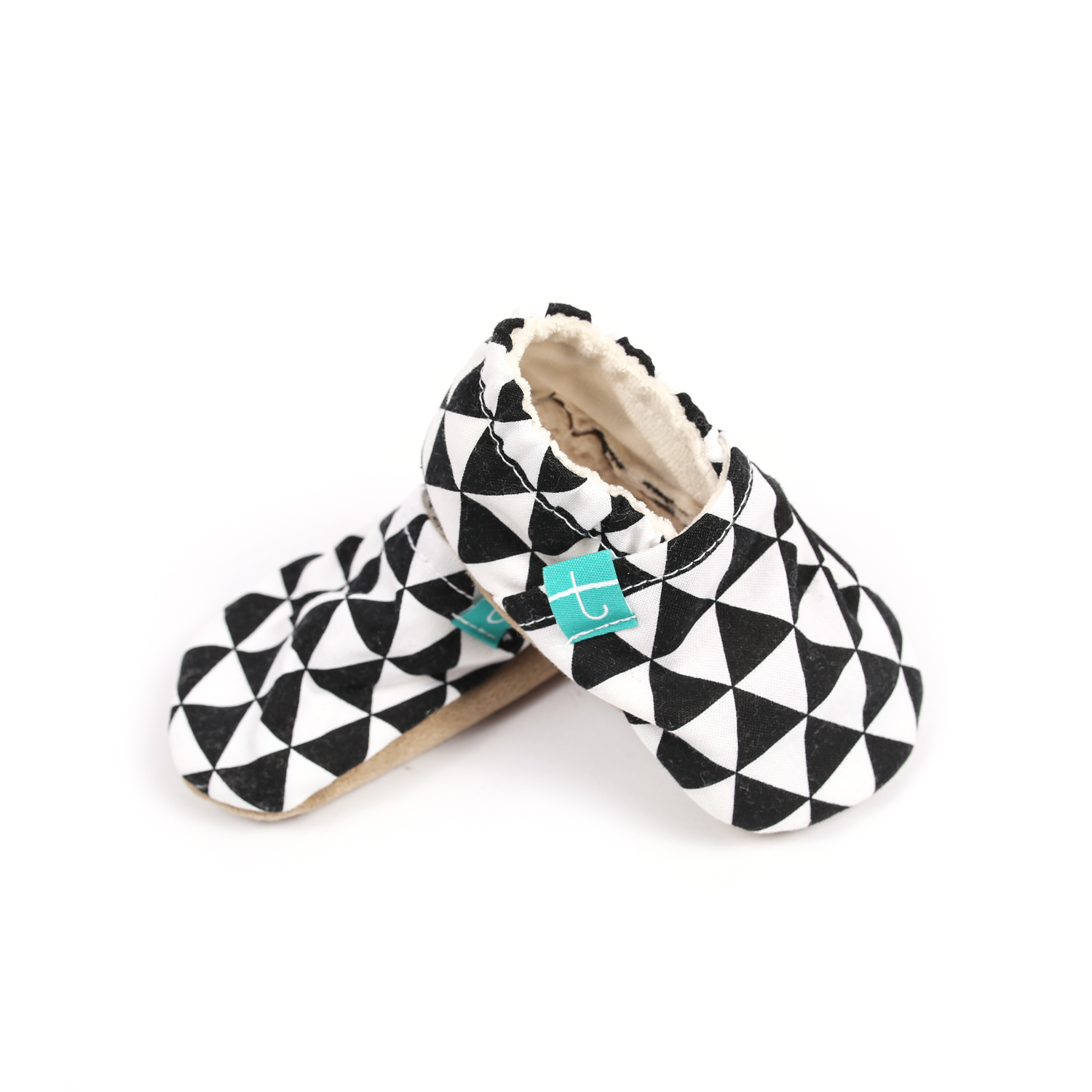 TITOT SLIPPERS BLACK TRIANGLES 9-12 MONTHS
