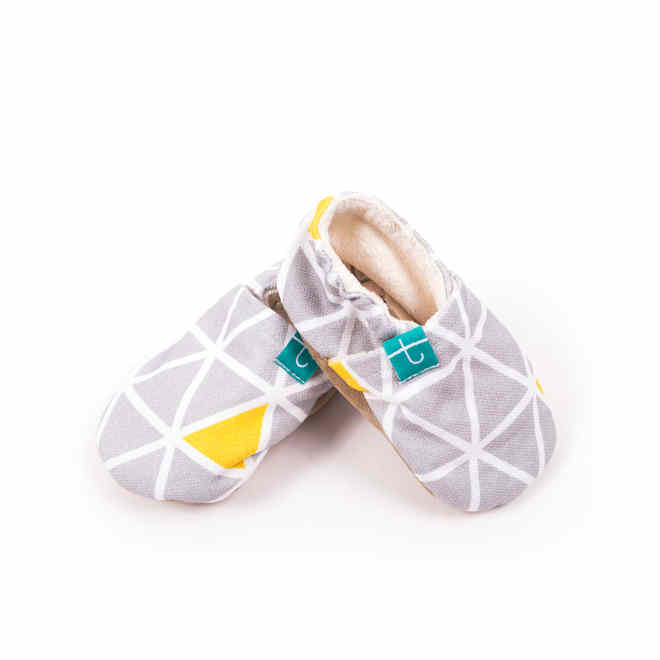 TITOT SLIPPERS GREY TRIANGLES 9-12 MONTHS