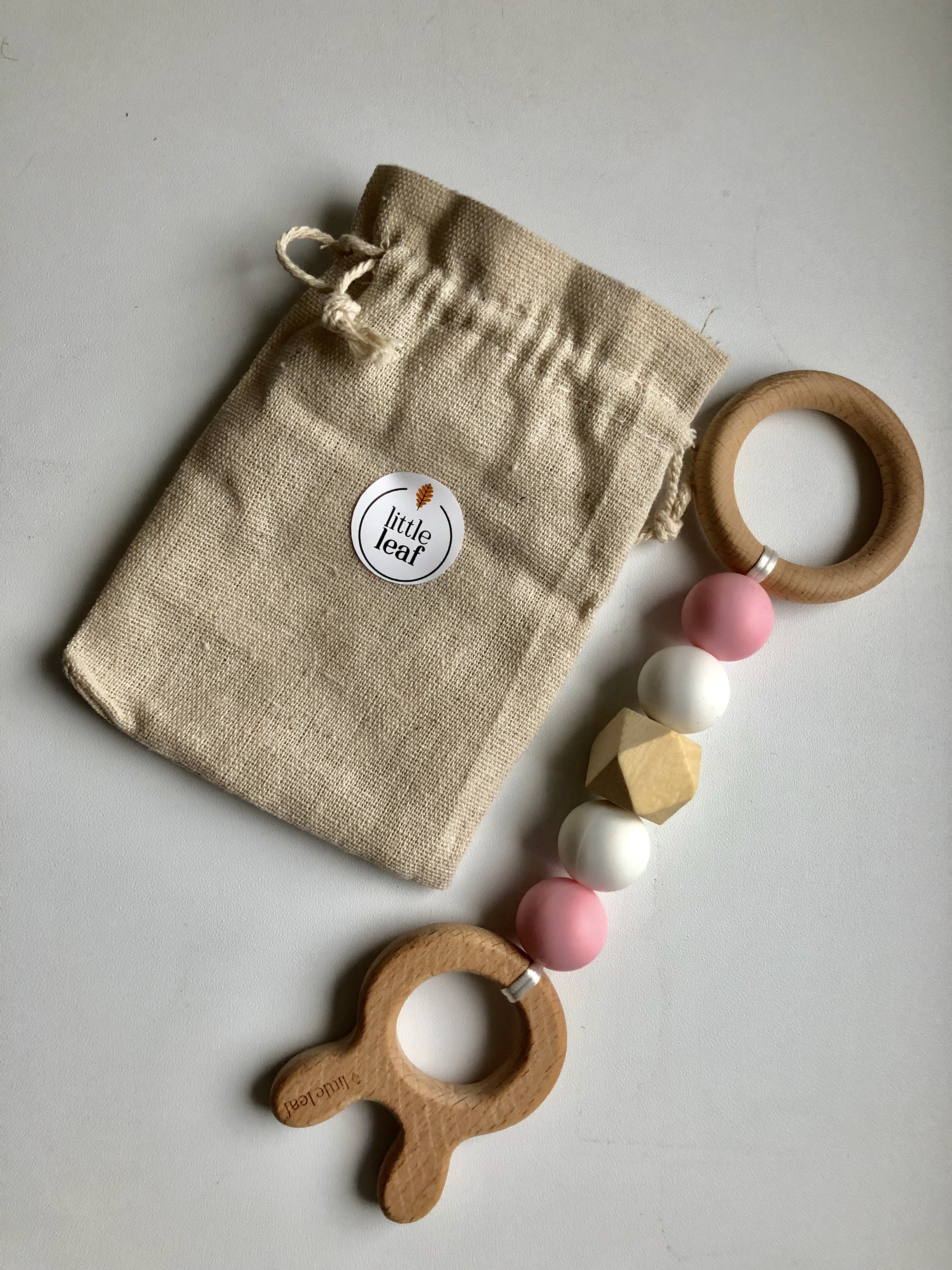 Little Leaf Educational Pendant S (bunny pink&white)