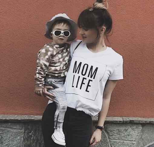 MOM LIFE T-SHIRT (SMALL)