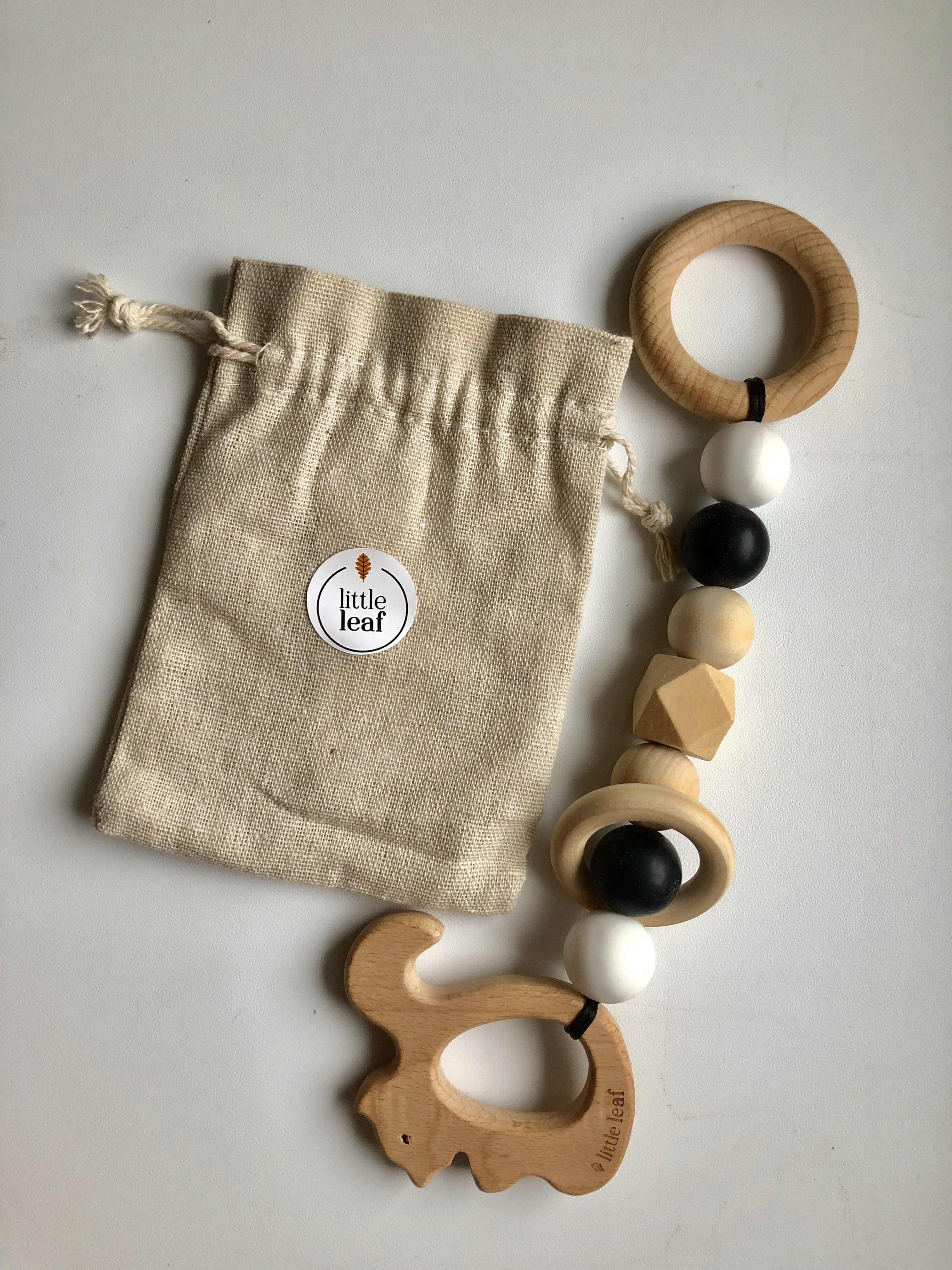 Little Leaf Educational Pendant L (squirrel black&white)