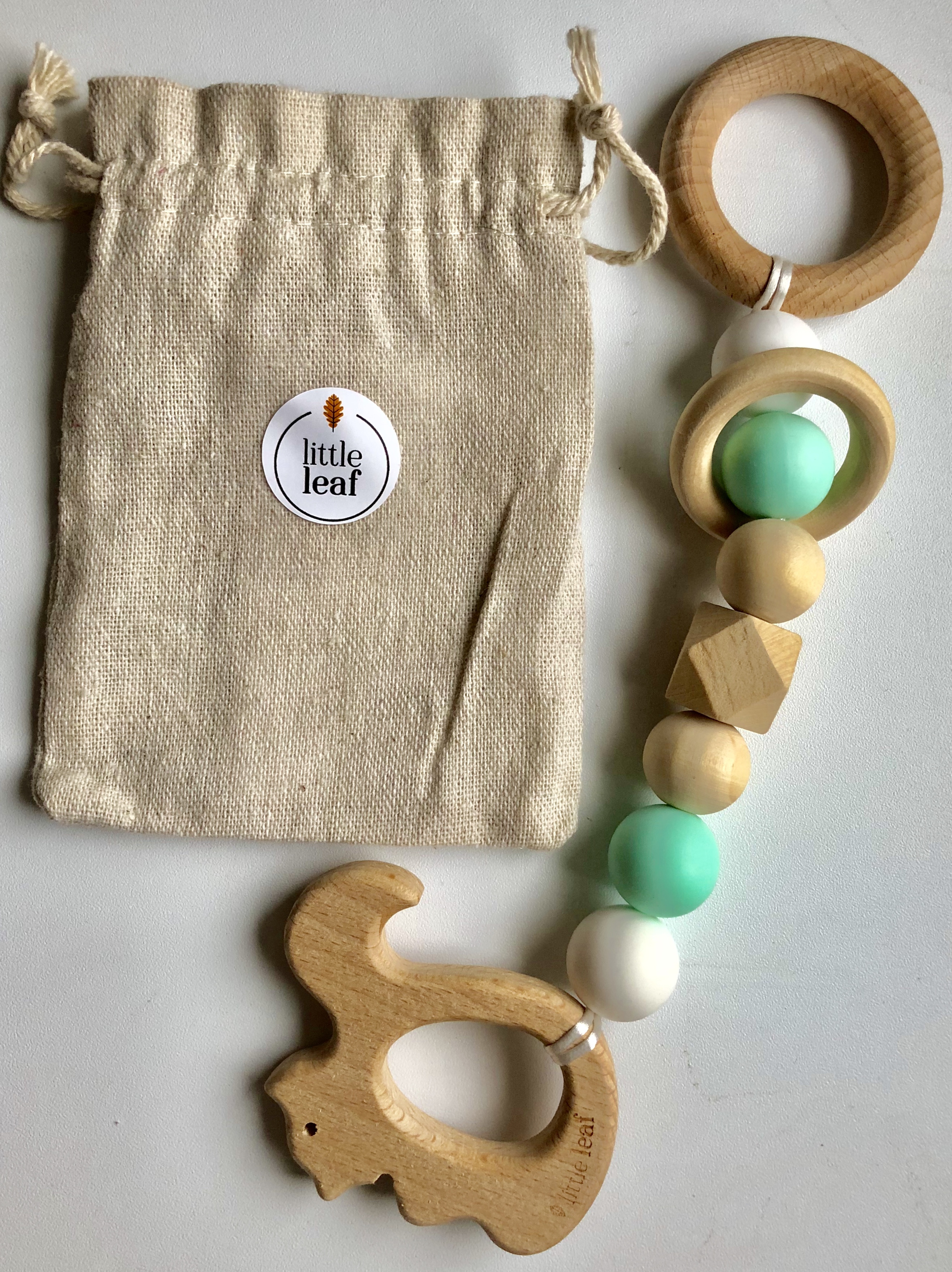 Little Leaf Educational Pendant L (squirrel mint&white)