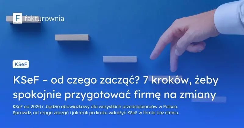 schodki na niebieskim tle i widoczne palce dłoni wchodzące po tych schodkach