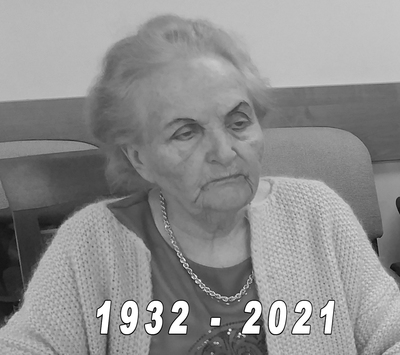 Czarno-białe zdjęcie pani Marii Kłoś z napisem 1932-2021